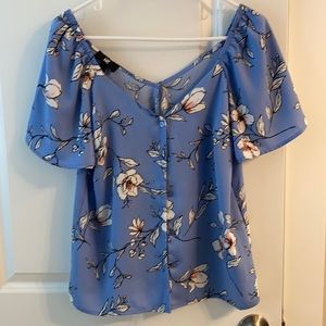 Women’s IZByer button up blouse